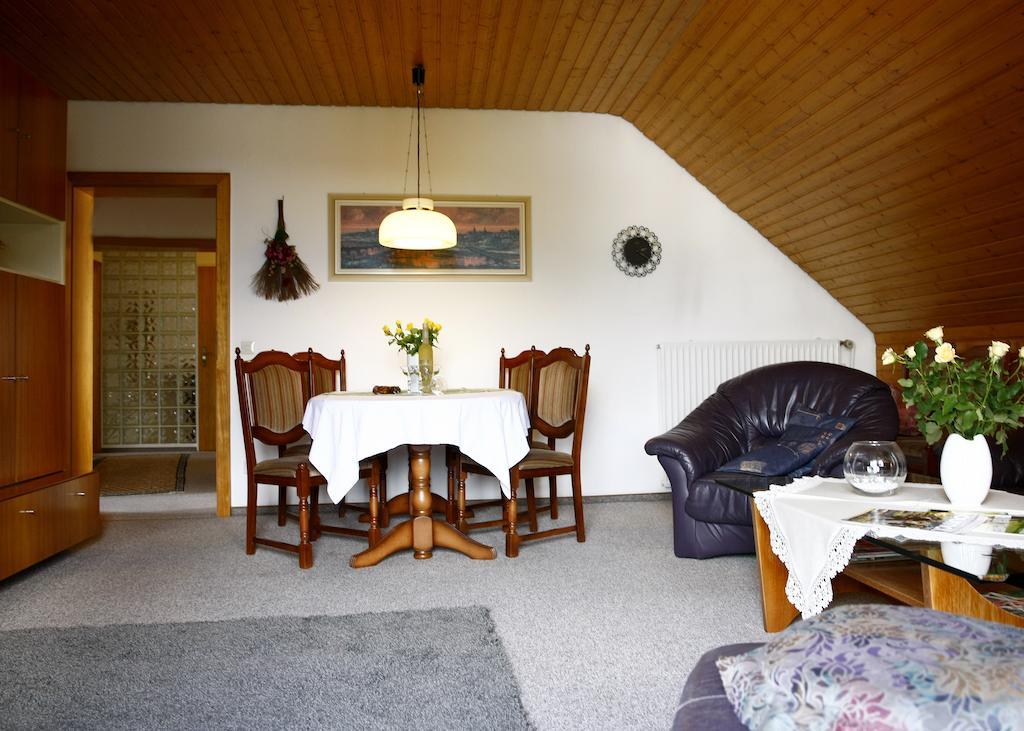 Ferienwohnungen Annegret Schütte Winterberg Zimmer foto
