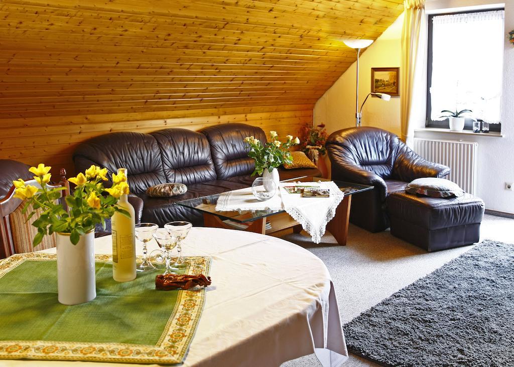 Ferienwohnungen Annegret Schütte Winterberg Zimmer foto