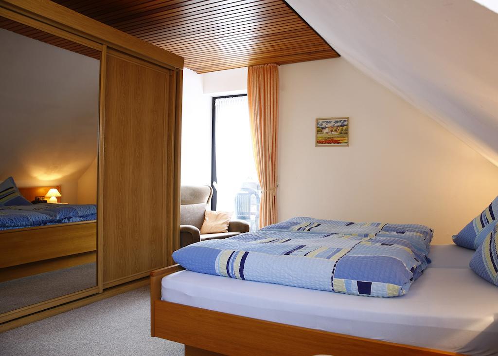 Ferienwohnungen Annegret Schütte Winterberg Zimmer foto